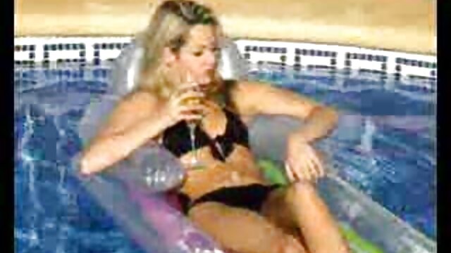 Najljubši :  Lepa mlada boginja uživa v analnem prodoru Porno film 