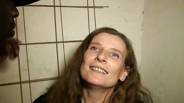 Najljubši :  Teen nenasitna blondinka se zajebe s svojim polbratom Porno film 
