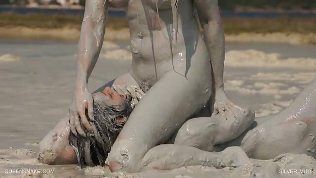 Najljubši :  Prasico je zajebal očetov najboljši prijatelj v garaži Porno film 